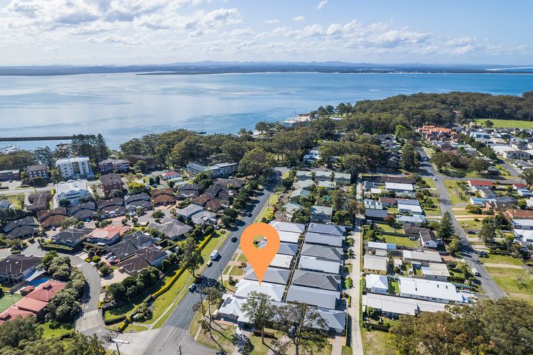 Shelly’s Bay Escape, 27c Dowling St – stylish with ducted air con and Wi-Fi