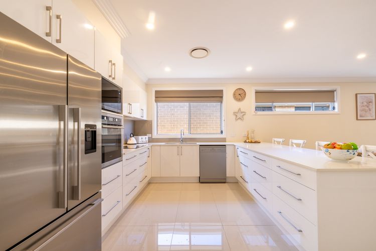 Shelly’s Bay Escape, 27c Dowling St – stylish with ducted air con and Wi-Fi