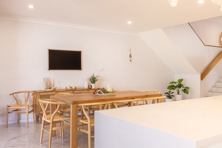 The Moorings, 22/4 Cromarty Rd – stunning townhouse with water views