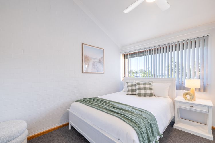 The Moorings, 22/4 Cromarty Rd – stunning townhouse with water views