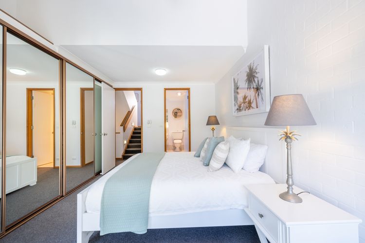 The Moorings, 22/4 Cromarty Rd – stunning townhouse with water views