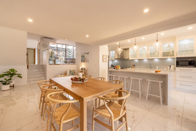 The Moorings, 22/4 Cromarty Rd – stunning townhouse with water views