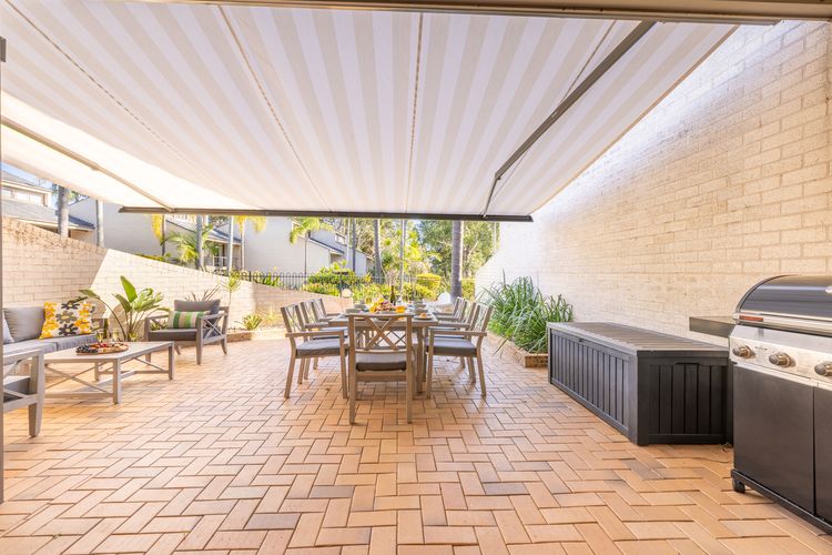 The Moorings, 22/4 Cromarty Rd – stunning townhouse with water views
