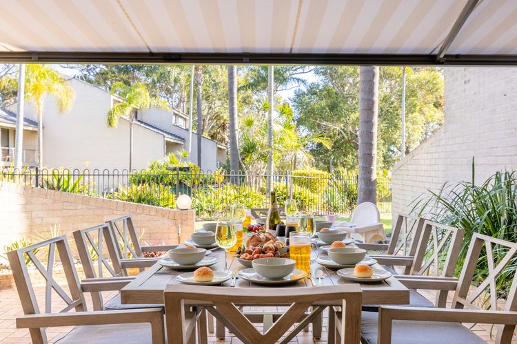 The Moorings, 22/4 Cromarty Rd – stunning townhouse with water views
