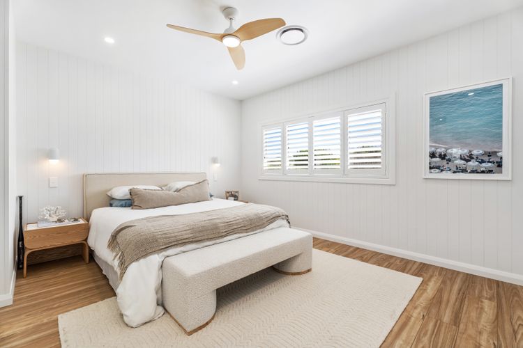 Dog friendly Paradise, 1/2B Bagnall Ave – water views, air con, Wi-Fi