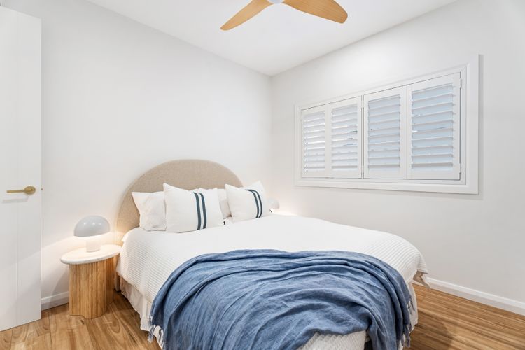 Dog friendly Paradise, 1/2B Bagnall Ave – water views, air con, Wi-Fi