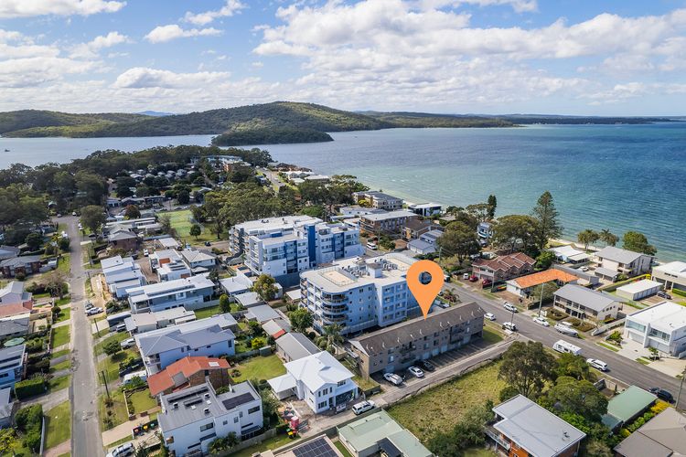 1 Costa Smerelda, 16 Soldiers Point Rd – filtered water views