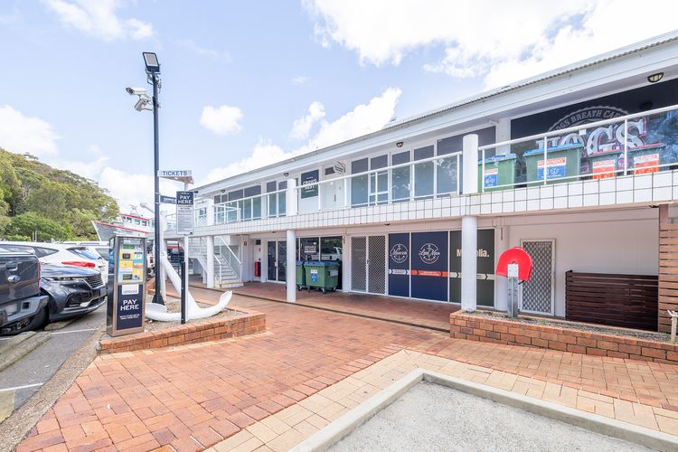 Crows Nest Marina View Apartment, 6 Teramby Rd – waterfront, WiFi, Aircon, Marina