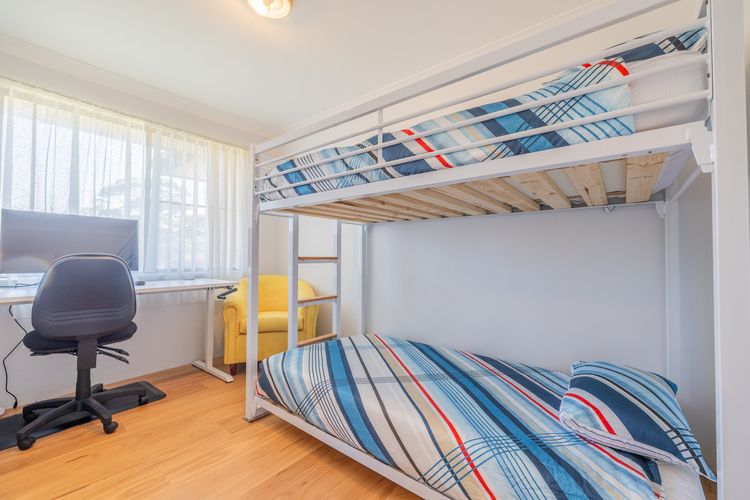 Amanda Court 14, 1-5 Weatherly Close – 250 metres from Shoal Bay Beach