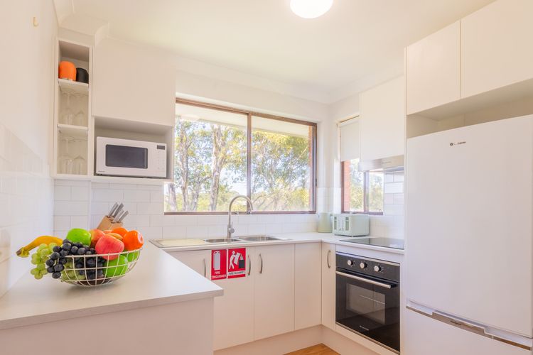 Amanda Court 14, 1-5 Weatherly Close – 250 metres from Shoal Bay Beach