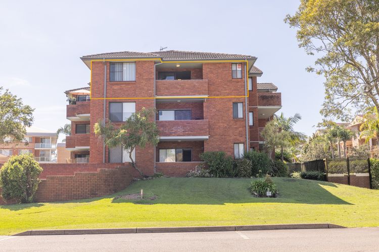 Amanda Court 14, 1-5 Weatherly Close – 250 metres from Shoal Bay Beach