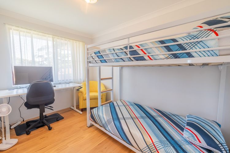 Amanda Court 14, 1-5 Weatherly Close – 250 metres from Shoal Bay Beach