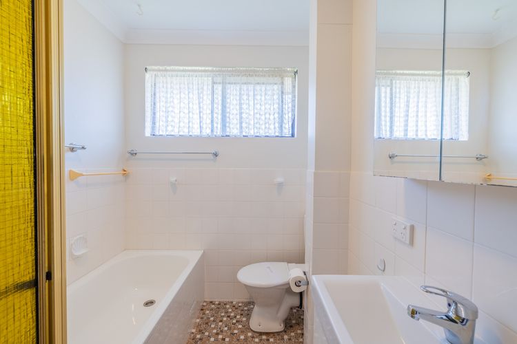 Amanda Court 14, 1-5 Weatherly Close – 250 metres from Shoal Bay Beach