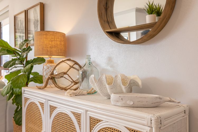 Commodore 6, 6 Intrepid Cl – water views, Air Con, Wi-Fi