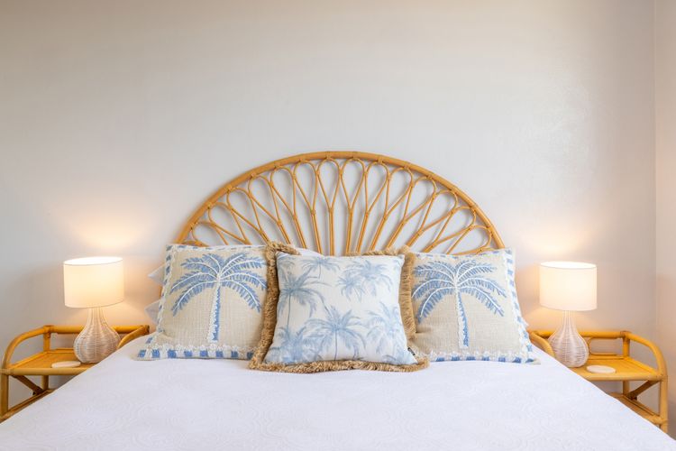 Commodore 6, 6 Intrepid Cl – water views, Air Con, Wi-Fi