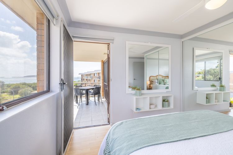 Commodore 6, 6 Intrepid Cl – water views, Air Con, Wi-Fi