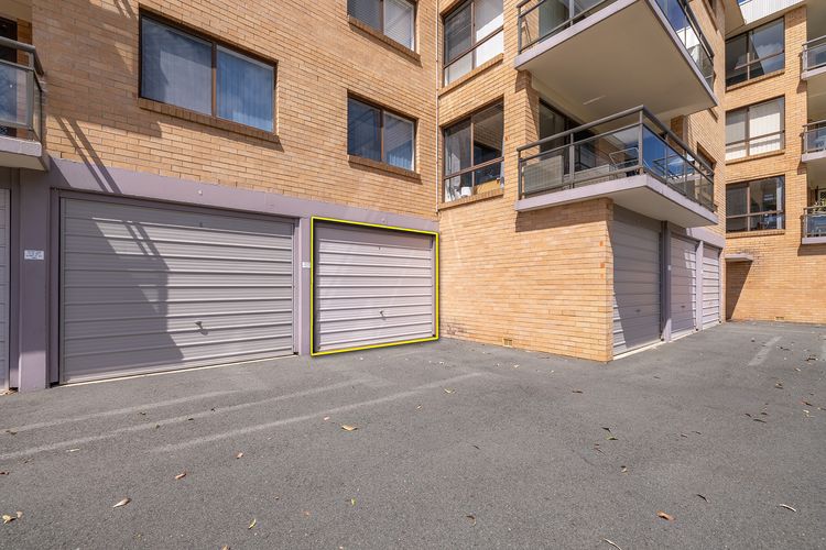 Commodore 6, 6 Intrepid Cl – water views, Air Con, Wi-Fi