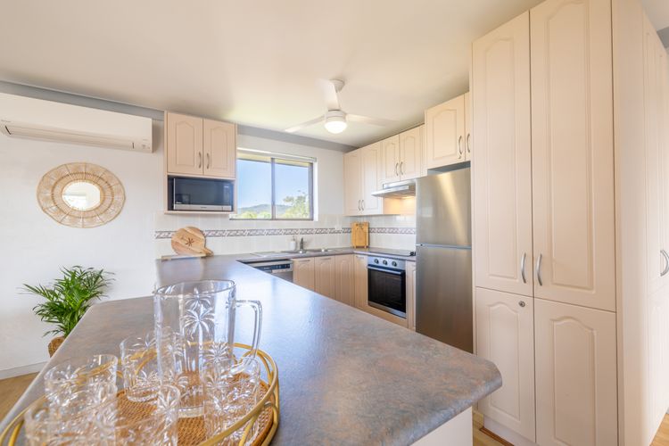 Commodore 6, 6 Intrepid Cl – water views, Air Con, Wi-Fi