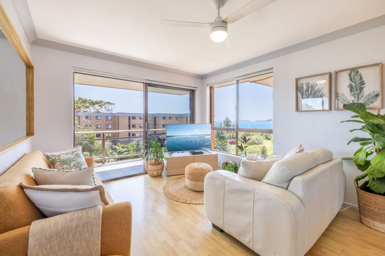 Commodore 6, 6 Intrepid Cl – water views, Air Con, Wi-Fi