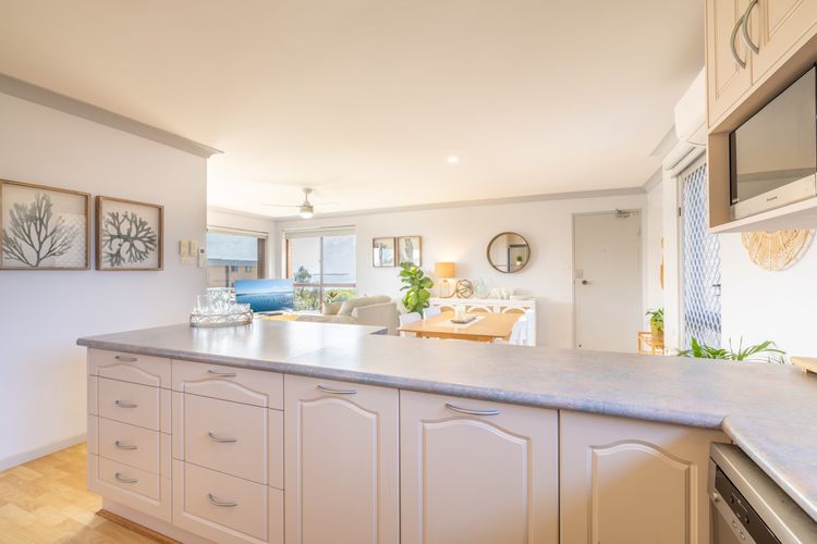 Commodore 6, 6 Intrepid Cl – water views, Air Con, Wi-Fi