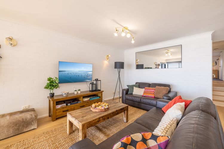 Boondelbah, 4/29 Soldiers Point Rd – waterfront bliss
