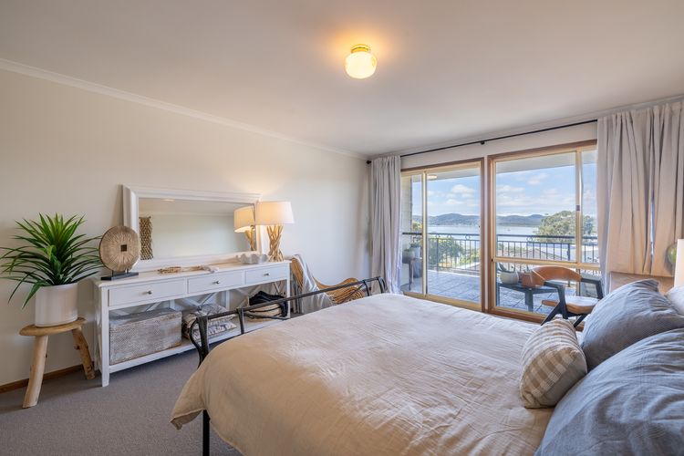 Wanda Up, 80 Randall Dr – spectacular views, aircon and Wi-Fi