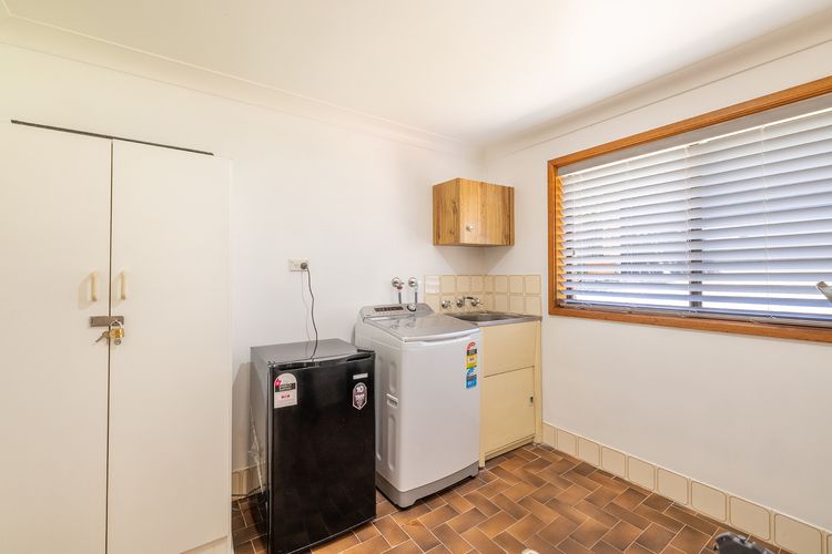139 Government Rd  – Pet Friendly, Air Con, WiFi, Water views