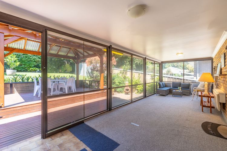 139 Government Rd  – Pet Friendly, Air Con, WiFi, Water views