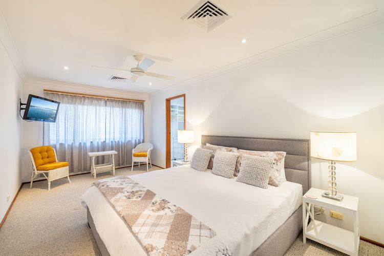 139 Government Rd  – Pet Friendly, Air Con, WiFi, Water views