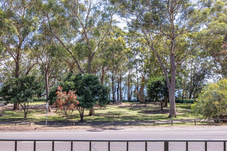 139 Government Rd  – Pet Friendly, Air Con, WiFi, Water views