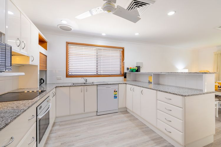 139 Government Rd  – Pet Friendly, Air Con, WiFi, Water views