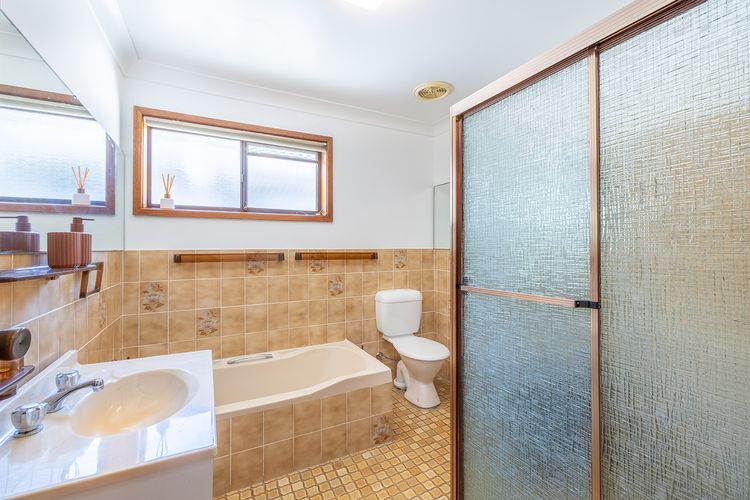 139 Government Rd  – Pet Friendly, Air Con, WiFi, Water views