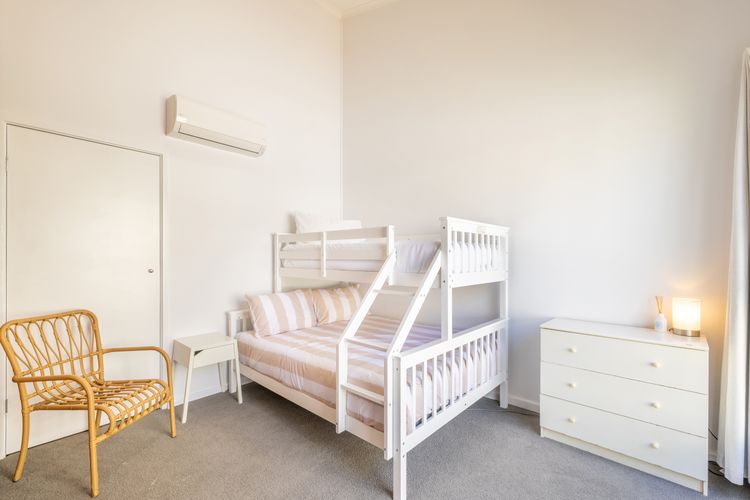 Bay Parklands, 6/2 Gowrie Ave – pool, Wi-Fi family holiday