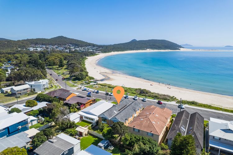 Tah Villa, 1/68 Marine Dr – stunning views, linen and air con