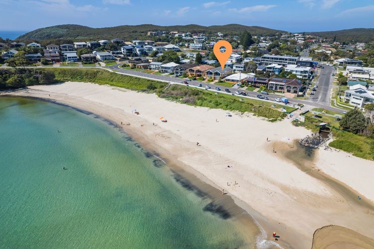 Tah Villa, 1/68 Marine Dr – stunning views, linen and air con