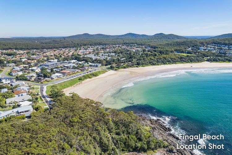 Tah Villa, 1/68 Marine Dr – stunning views, linen and air con