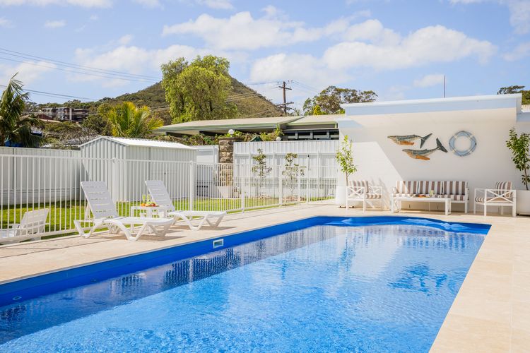 Shoal Shack 72, 72 Tomaree Rd – Pool, Pet Friendly, Wi-Fi, Air Con, Linen
