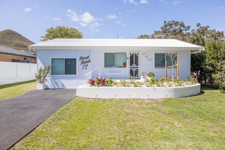 Shoal Shack 72, 72 Tomaree Rd – Pool, Pet Friendly, Wi-Fi, Air Con, Linen