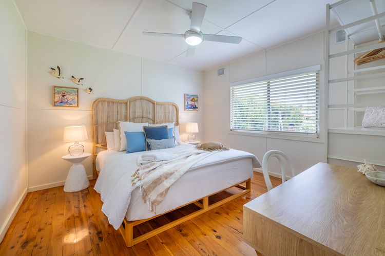 Shoal Shack 72, 72 Tomaree Rd – Pool, Pet Friendly, Wi-Fi, Air Con, Linen