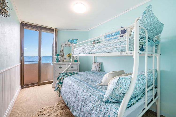 Harbourside , 14/3-7 Soldiers Point Rd – waterfront magic