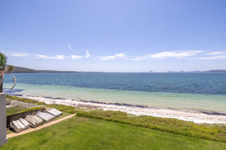 Harbourside , 14/3-7 Soldiers Point Rd – waterfront magic