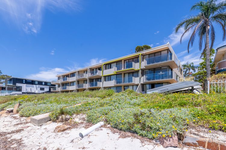 Harbourside , 14/3-7 Soldiers Point Rd – waterfront magic