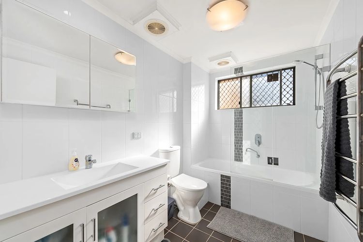 Parkview, 14/11 Catalina Cl – air con, Wi-Fi and close to the water