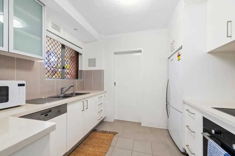 Parkview, 14/11 Catalina Cl – air con, Wi-Fi and close to the water