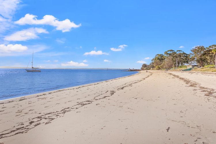 Bayside, 6/21 Victoria Pde – sensational water views, linen