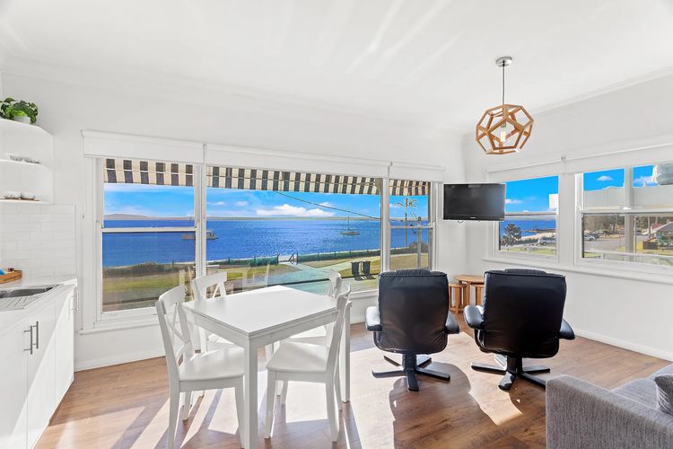 Bayside, 6/21 Victoria Pde – sensational water views, linen