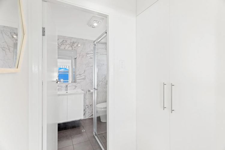 Bayside, 6/21 Victoria Pde – sensational water views, linen