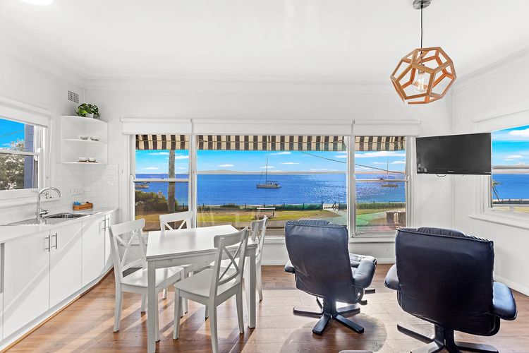 Bayside, 6/21 Victoria Pde – sensational water views, linen