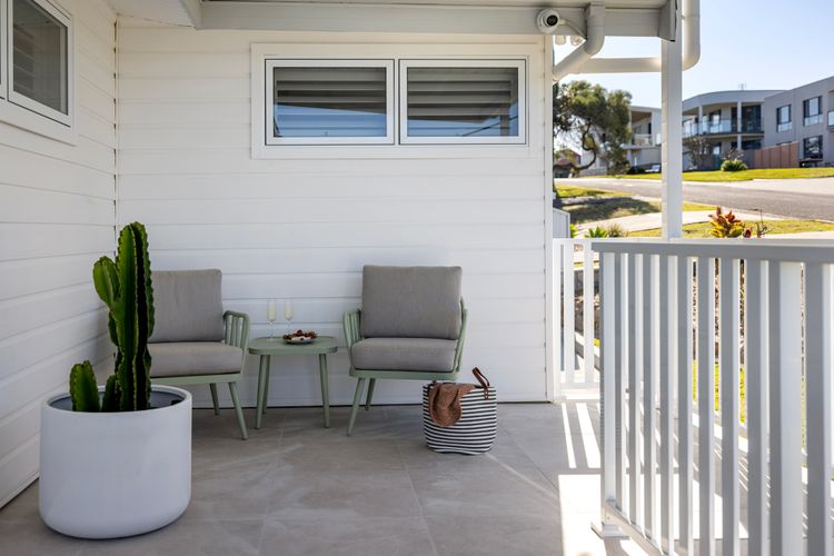 Waves at Boat Harbour, 65 Kingsley Dr – stunning house, fantastic waterviews and dog friendly