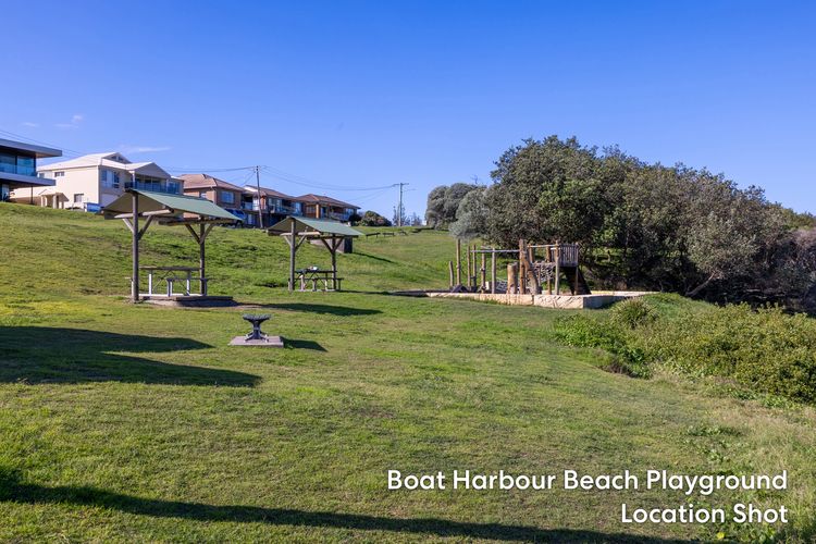 Waves at Boat Harbour, 65 Kingsley Dr – stunning house, fantastic waterviews and dog friendly